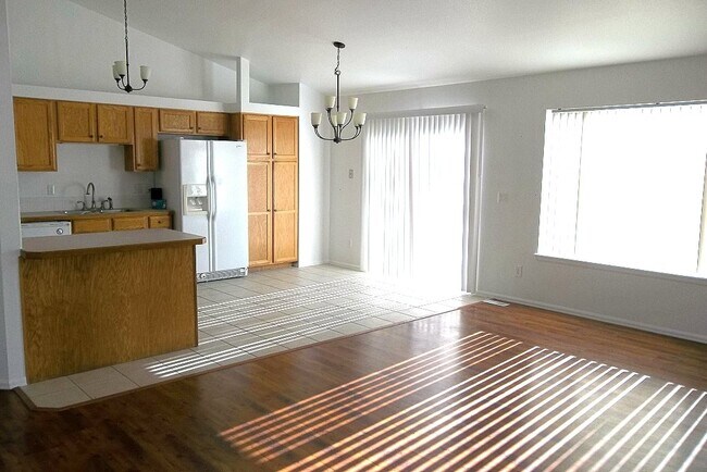Foto del edificio - 1371 Westwood Dr