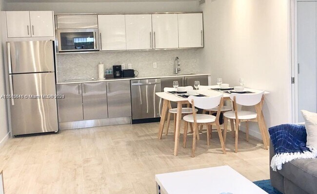 Foto del edificio - 700 16th St