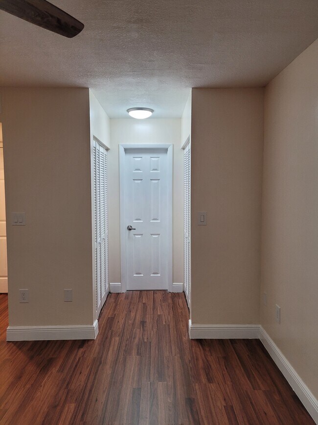 Foto del edificio - 8580 SW 212th St