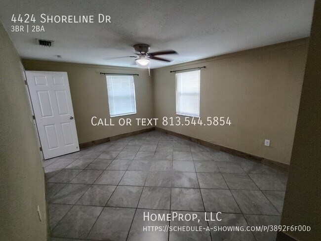 Building Photo - 4424 Shoreline Dr