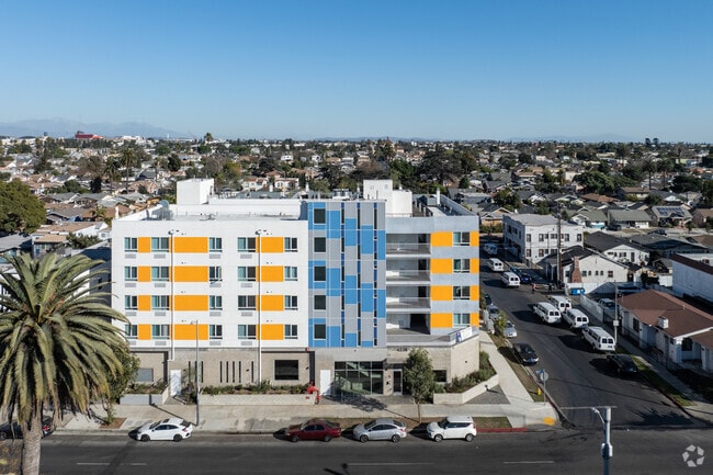 Context - 4238 S. Western Ave.