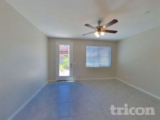 Building Photo - 4537 E Granada St
