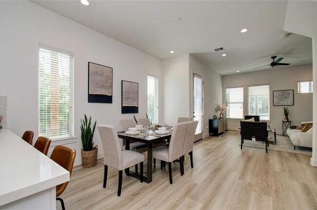 Building Photo - 2309 Eagle St