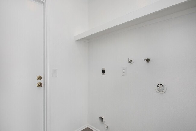 Building Photo - 4 Woodsorrel