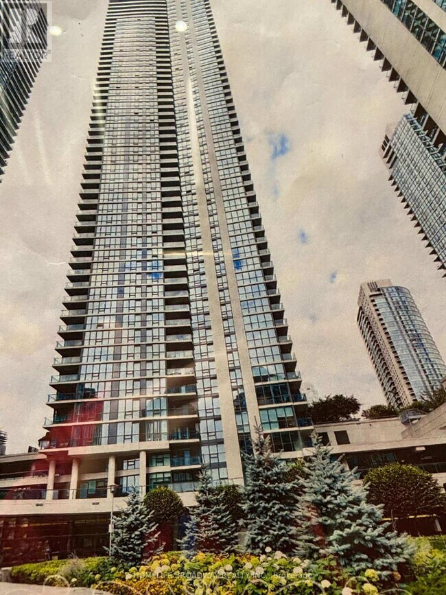 Building Photo - 16 Harbour St