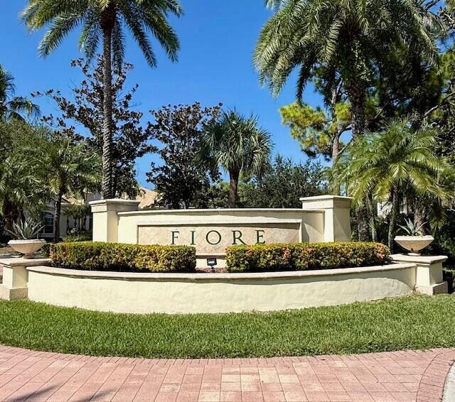 Foto del edificio - 9209 Myrtlewood Cir W