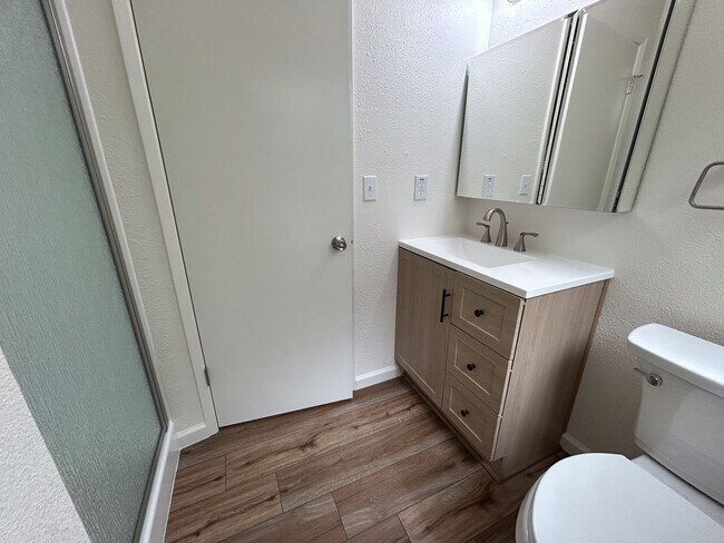 Foto del edificio - 2 Bedroom Duplex for Rent in Chico CA | Garage, Fireplace, Walk-In Closet, Backyard!