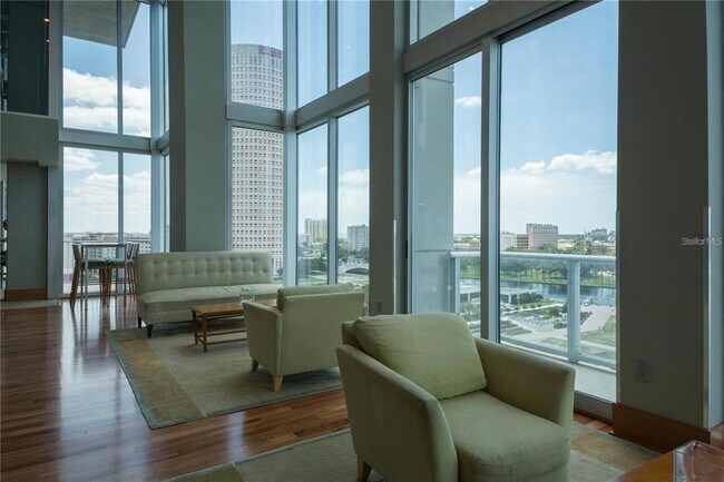Building Photo - 777 N Ashley Dr