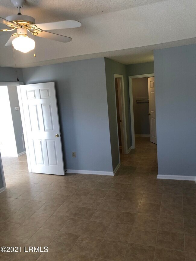 Building Photo - 1231 Ladys Island Dr