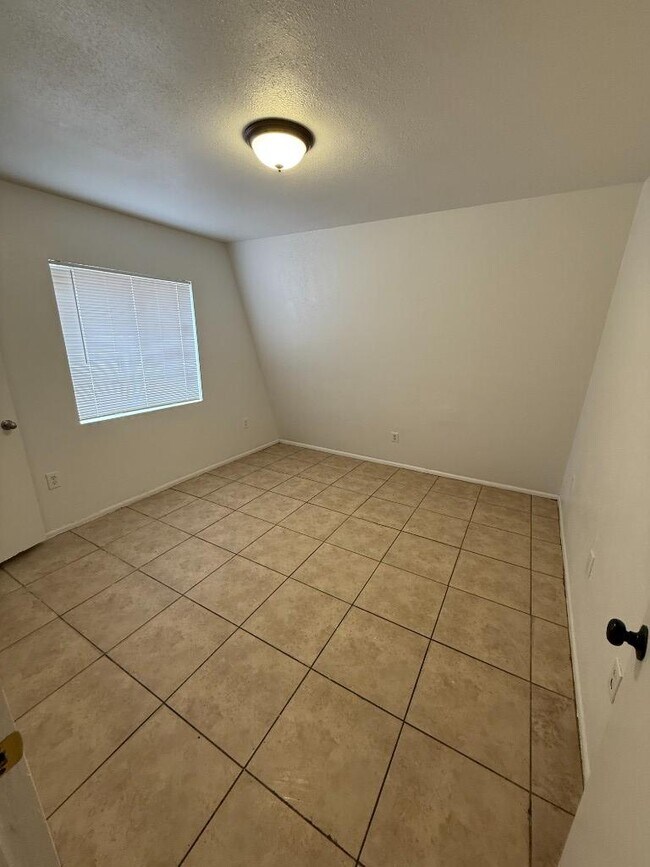 Photo - E Agua Fria Ln House