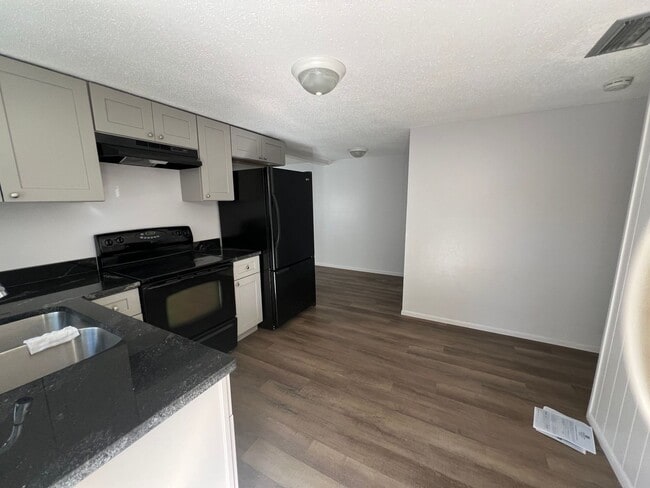 Foto del edificio - 2/1 Duplex in Punta Gorda