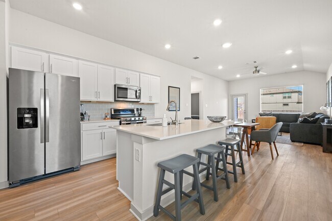 Foto del edificio - 526 Millbrook Blvd