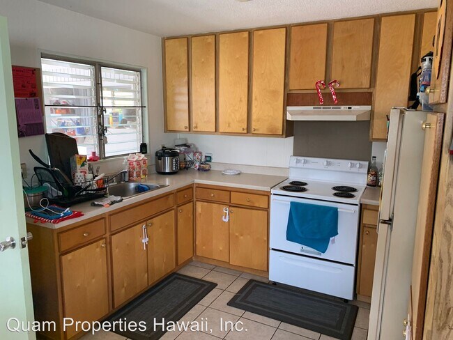 Building Photo - 3 br, 1.5 bath House - 305 Mohalu St.