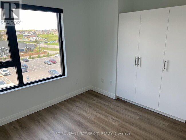 Photo du bâtiment - 525-525 New Dundee Rd