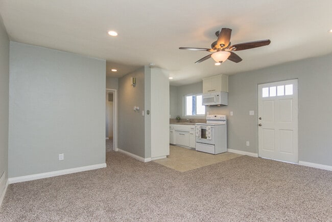 Building Photo - 8060 Lemon Ave