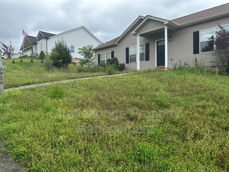 Foto principal - 9936 Falcon Crest Dr