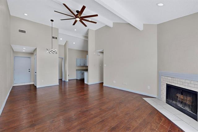 Building Photo - 310 E Amberway Ln