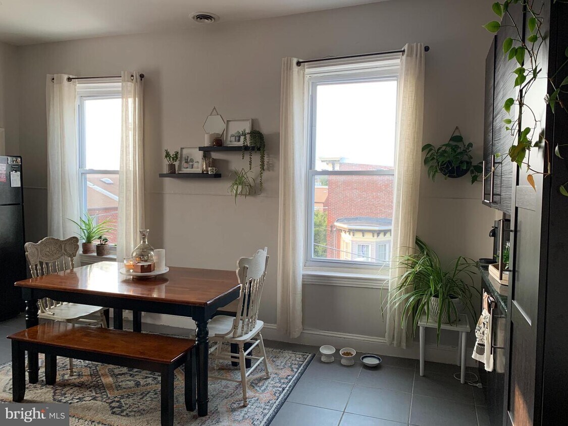Foto principal - 2545 Brown St