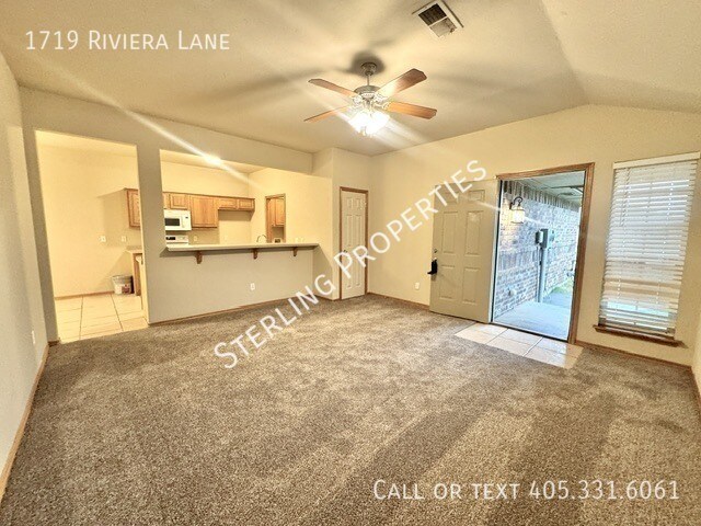 Foto del edificio - 1719 Riviera Ln