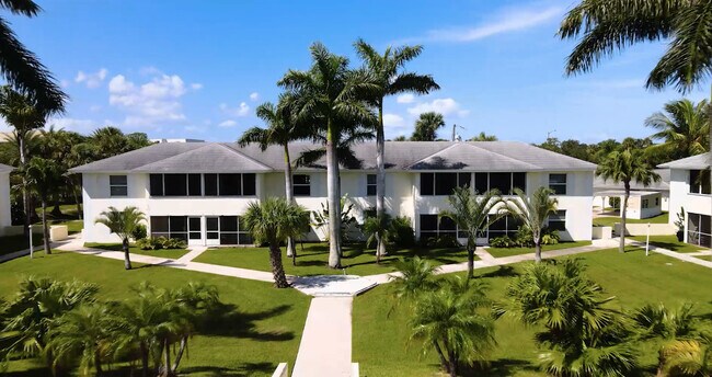 Foto del edificio - 527 Royal Palm Blvd