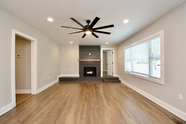 Foto del edificio - Now Leasing for Fall 2025! $800 Per Bedroo...