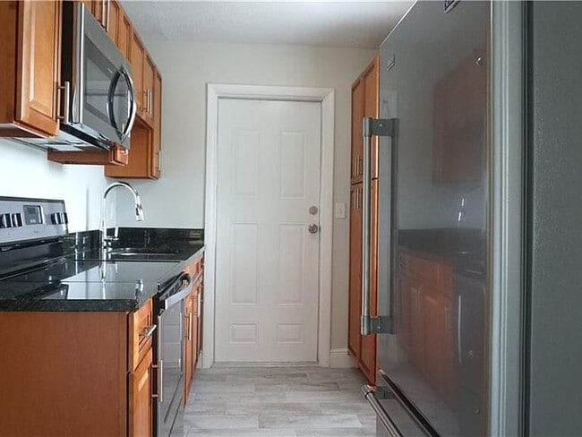 Foto del edificio - 4105 Ellis Dr