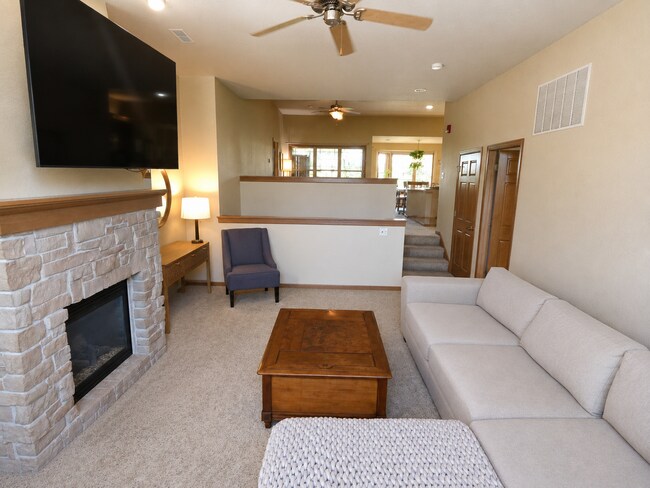 Foto del edificio - Brookfield 3 bedroom condo