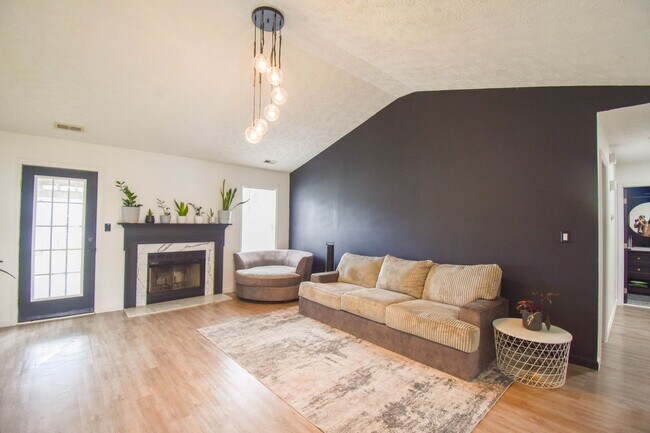 Foto del edificio - 3 Bedroom 2 Bath with Bonus