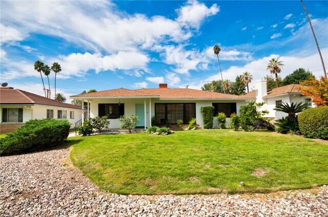 Foto del edificio - 6589 N Provence Rd