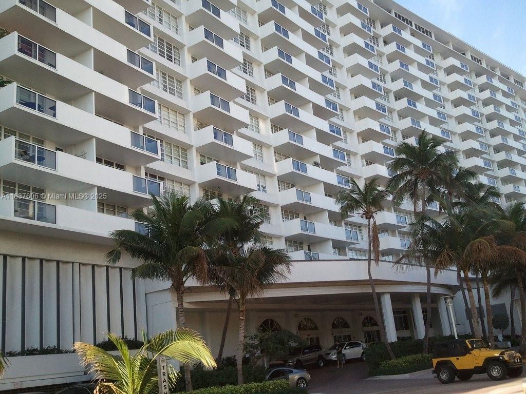 Primary Photo - 100 Lincoln Rd