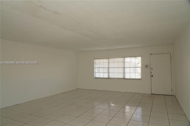 Foto del edificio - 11855 NE 19th Dr