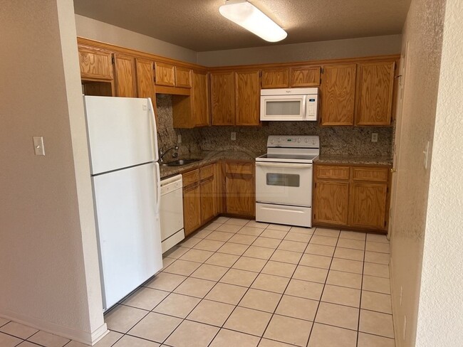 Foto del edificio - 4704 Pennington Ave