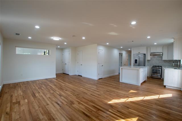 Foto del edificio - 2220 Housley Dr