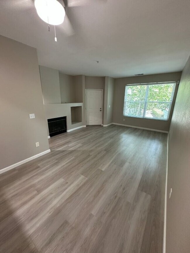 Foto del edificio - 637 Atherton Pl