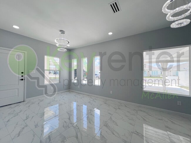 Foto del edificio - 1st month FREE! 3b/2bath Apartment in Edinburg-Don't Miss Out!