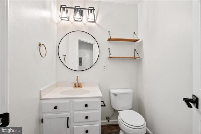 Building Photo - 5227 Regal Ct
