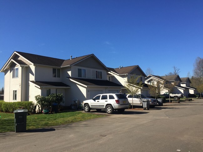 Building Photo - 905 4th St