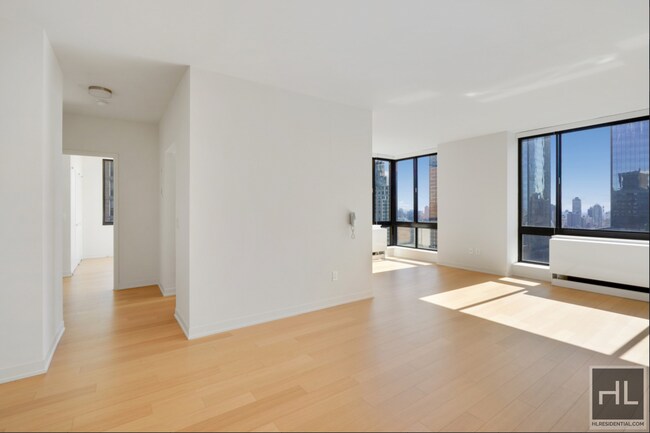 Foto del edificio - WEST 59 STREET 2BED 2.5BATH