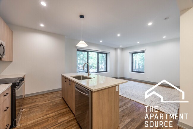 Foto del edificio - 1341 W Estes Ave