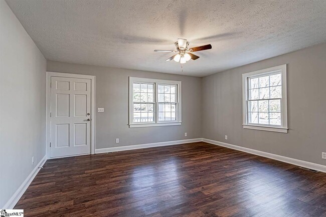 Foto del edificio - 474 Lindsey Lake Rd