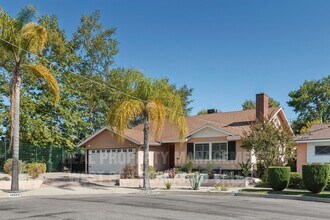 Building Photo - 12920 Aetna St