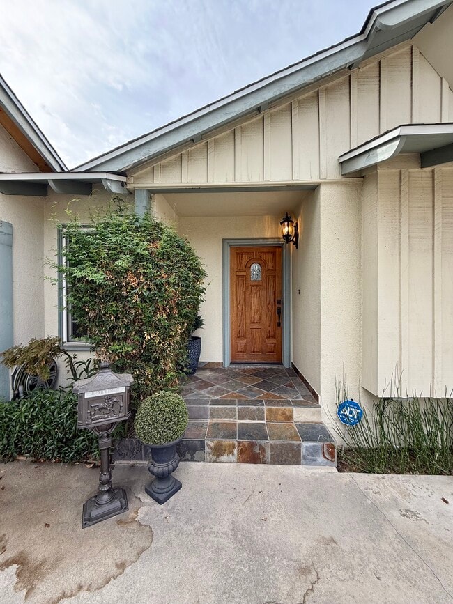 Building Photo - 16412 Bahama St