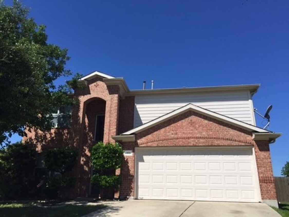 Primary Photo - 4 Bed 2.5 Bath Home with Yard in Kyle