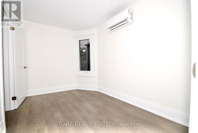 Building Photo - 781 Dovercourt Rd