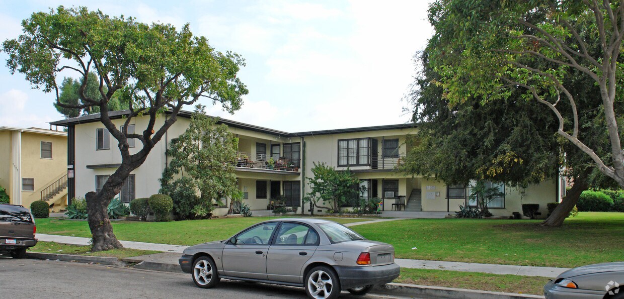Building Photo - 5712-5722 Corbett St