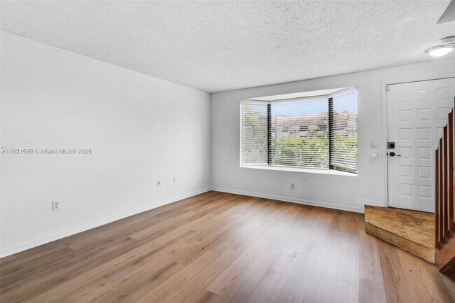 Building Photo - 10202 SW 77th Ct