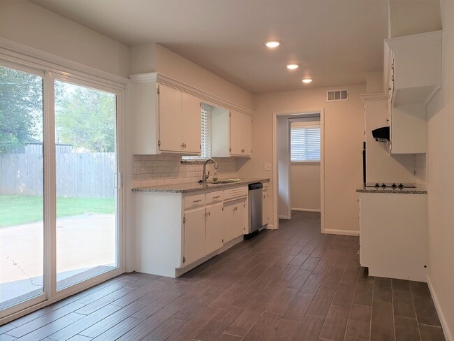 Building Photo - Welcome to the Absolutely Charming Home Ne...