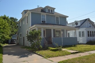 Building Photo - 225 Thieme Pl