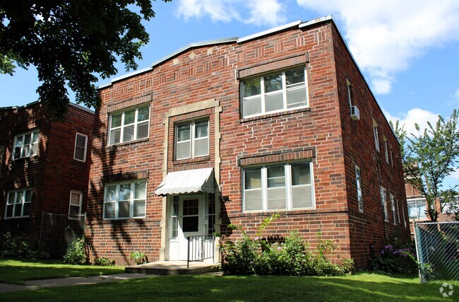 Building Photo - 3752 18th Ave S