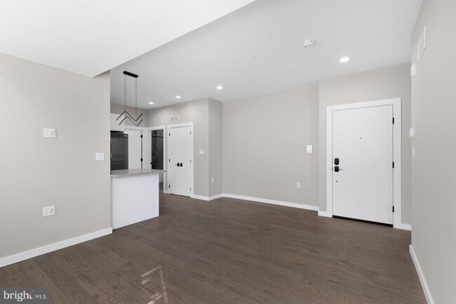 Building Photo - 2534 Emerald St